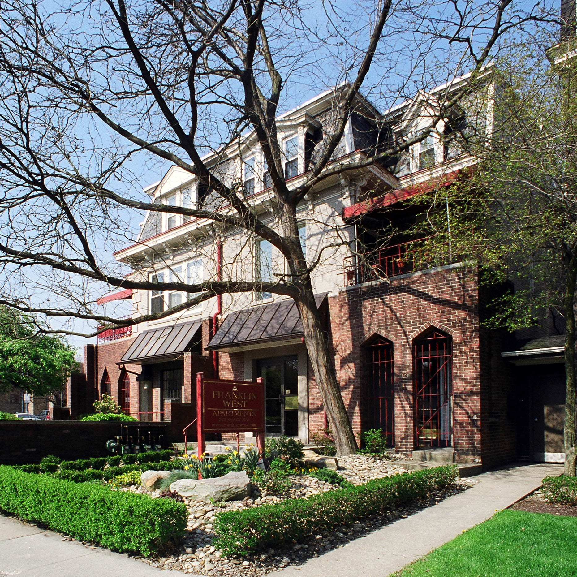 exterior of 272-274 Shady Avenue