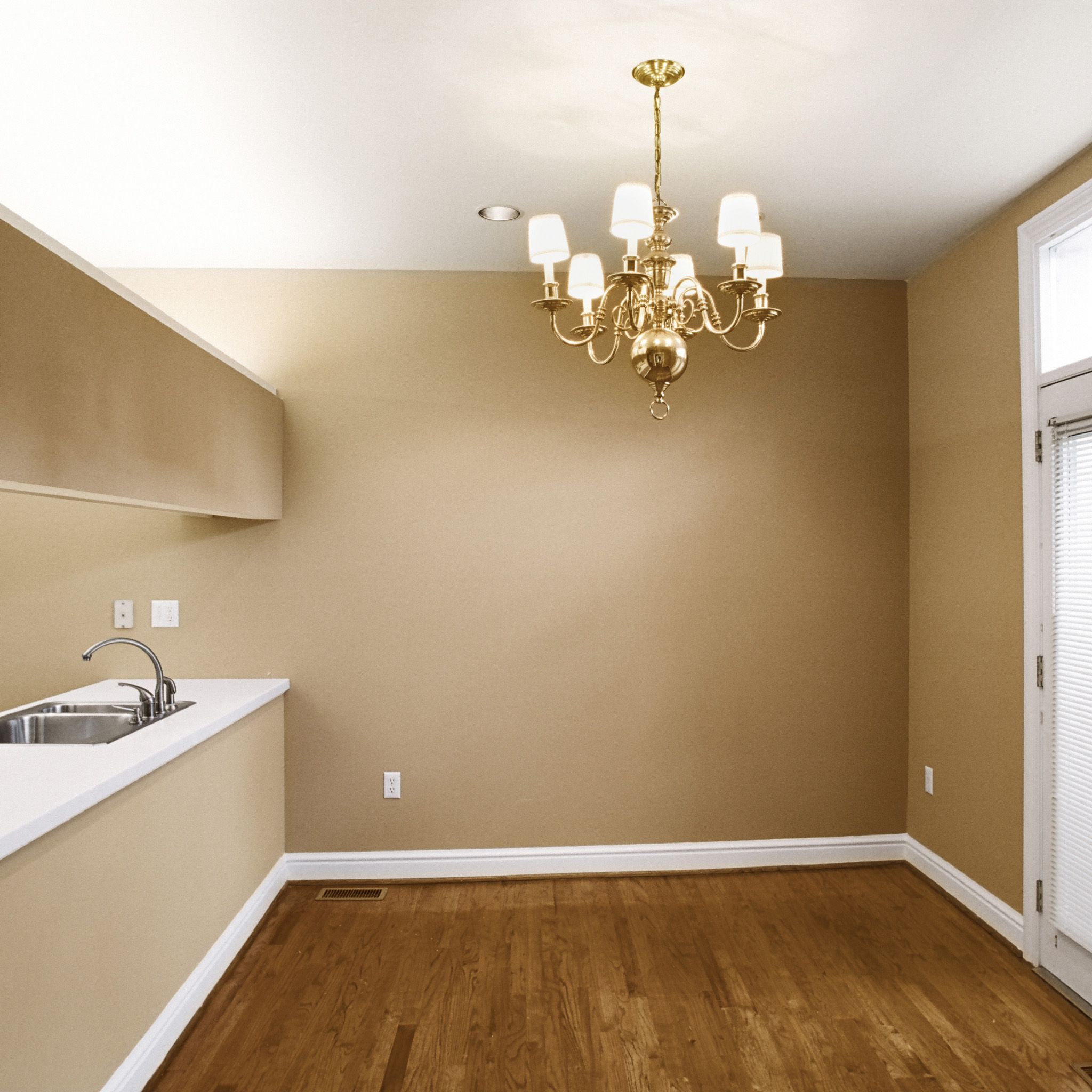 interior of 6348 Walnut Street