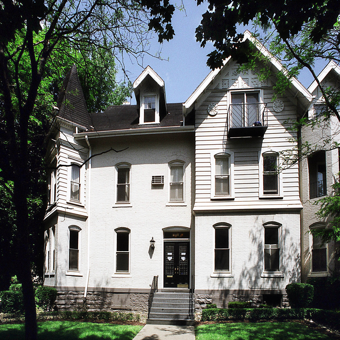 exterior of 6007 Walnut Street