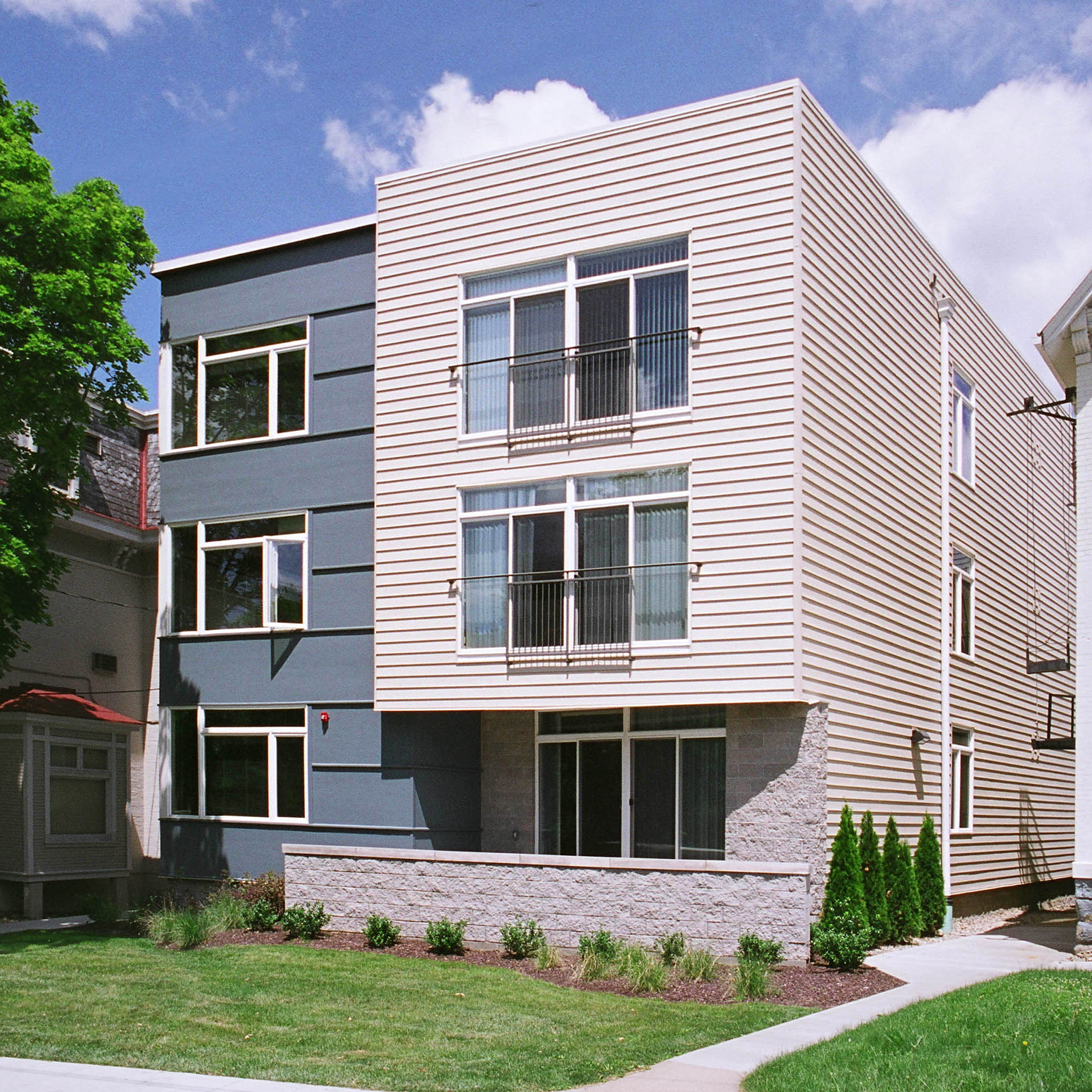 exterior of 521 Shady Avenue