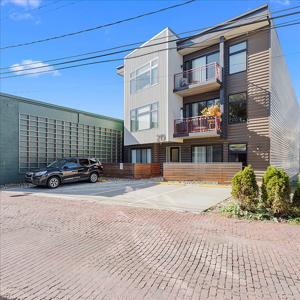 exterior of 219 Carron Street