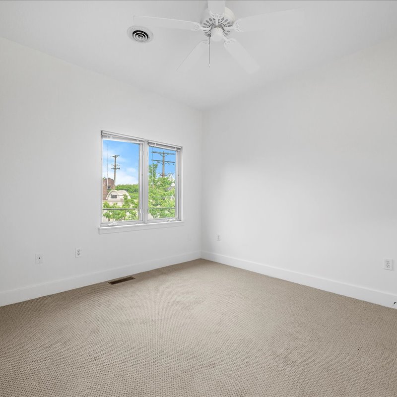 interior of 6103 Alder