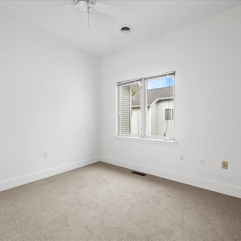 interior of 6103 Alder