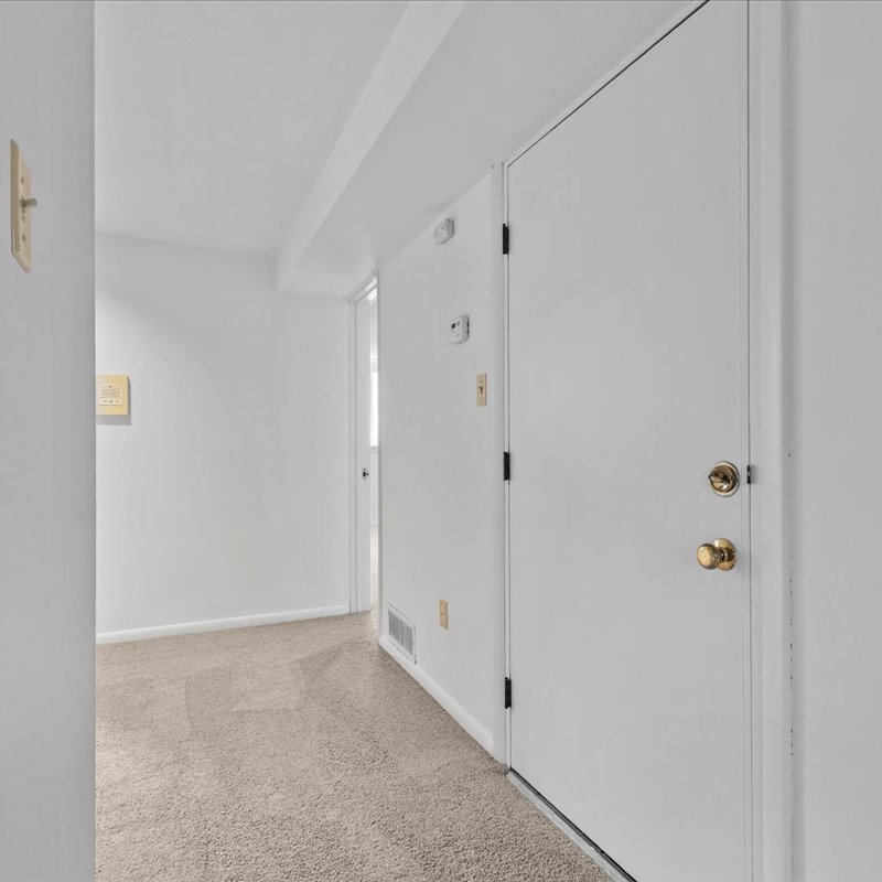 interior of Apt. 521