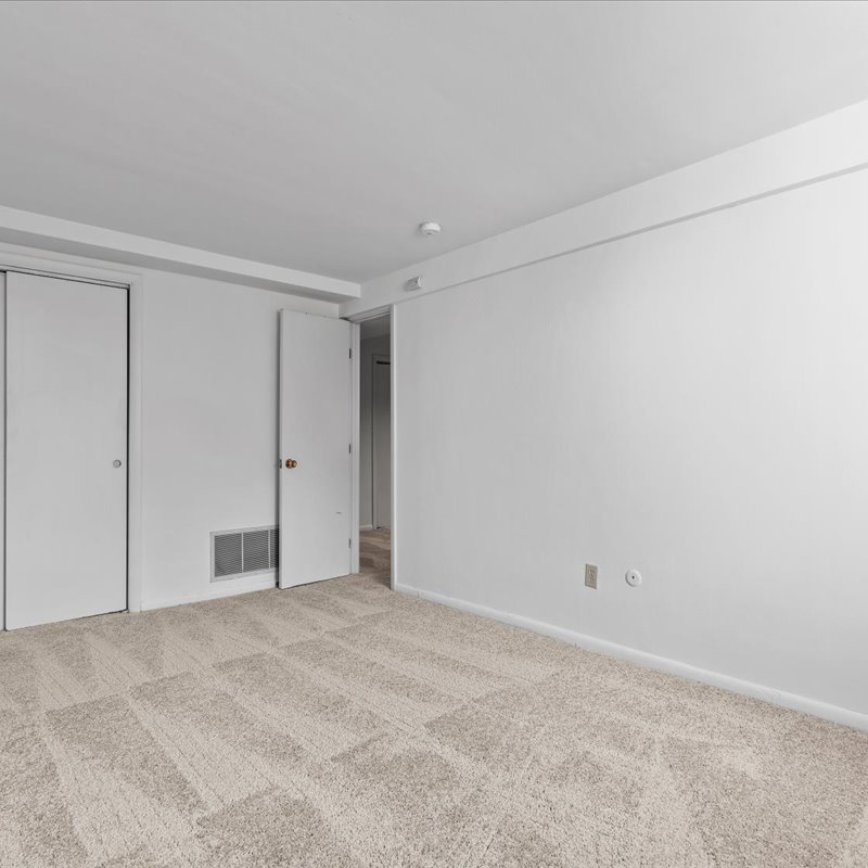 interior of Apt. 521