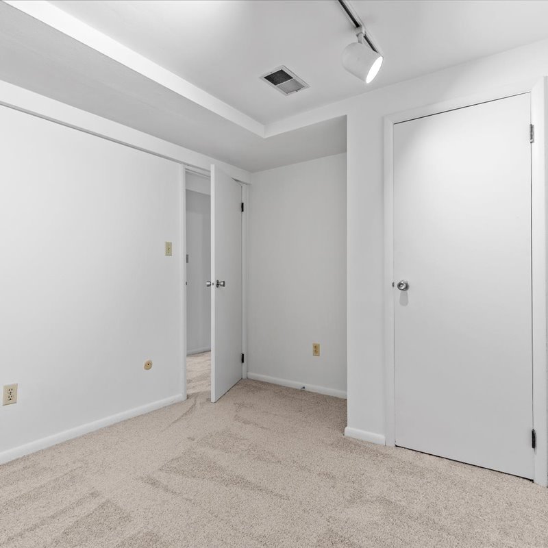 interior of Apt. 521