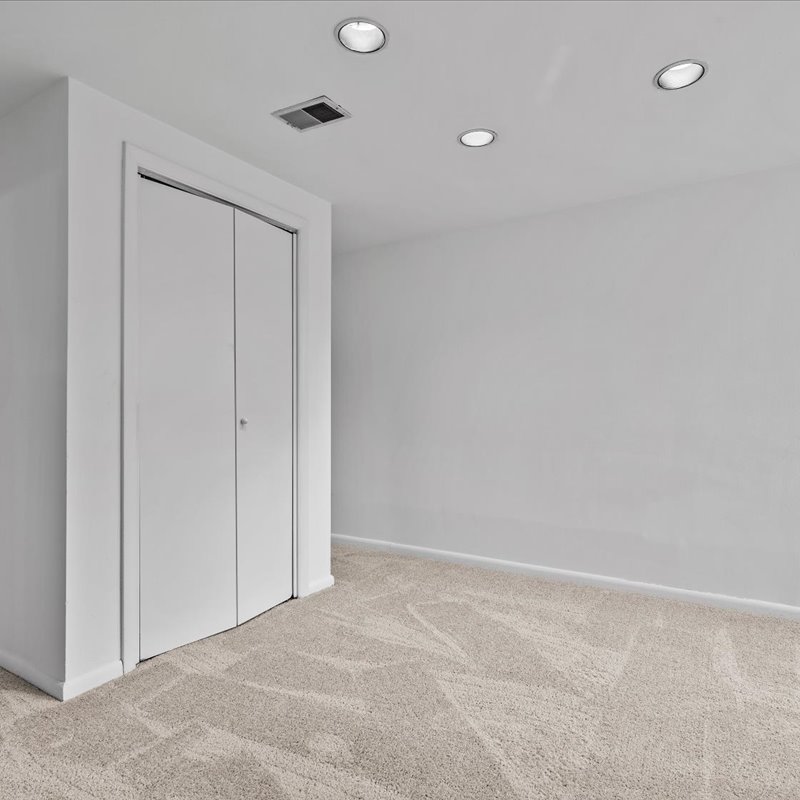 interior of Apt. 521
