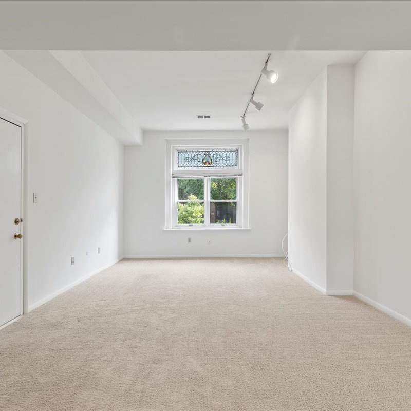 interior of Apt. 522