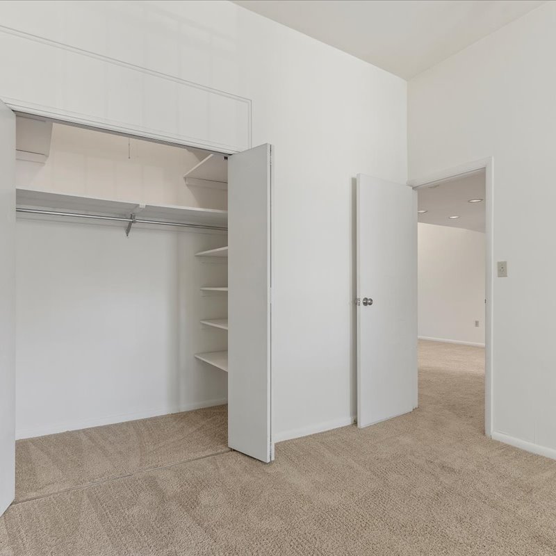 interior of Apt. 522
