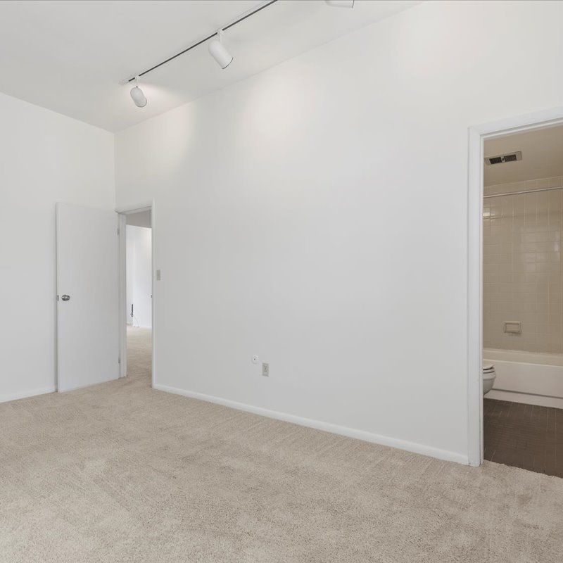 interior of Apt. 522