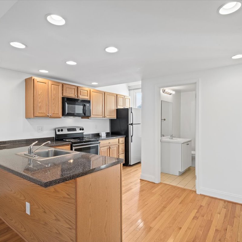 interior of Apt. 523