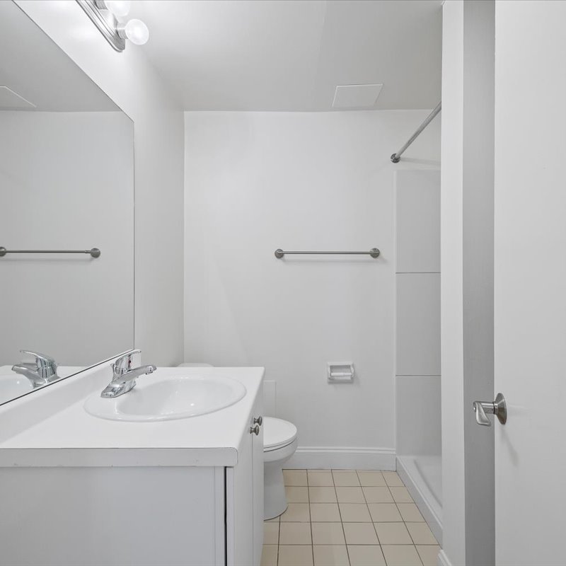interior of Apt. 523
