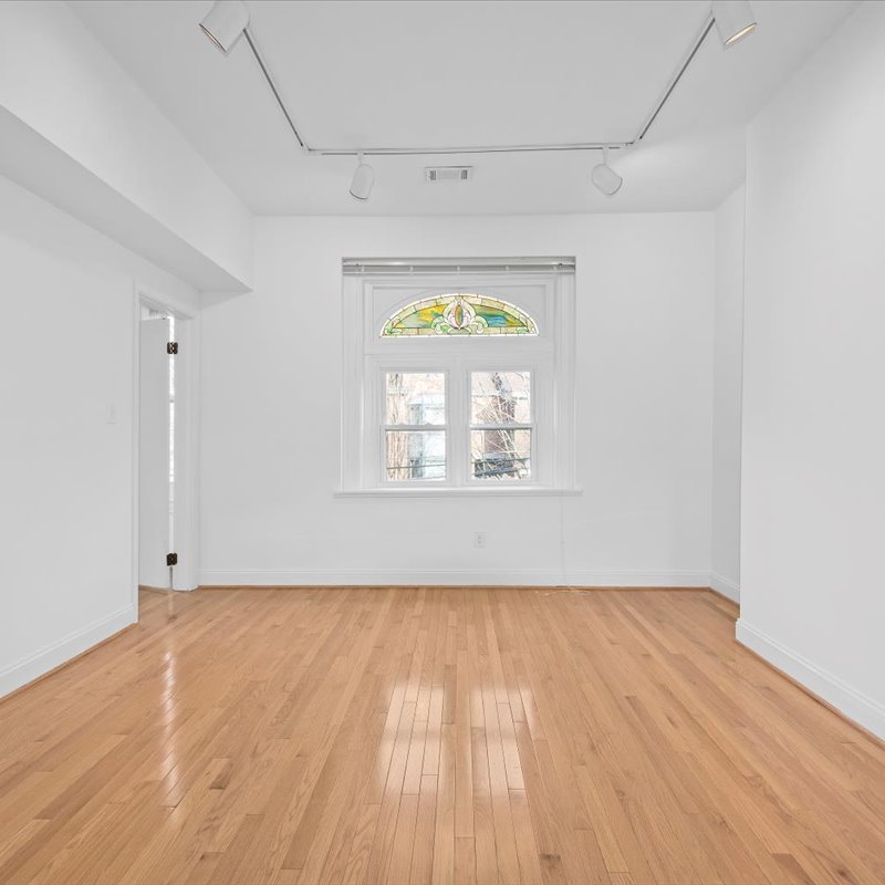 interior of Apt. 523