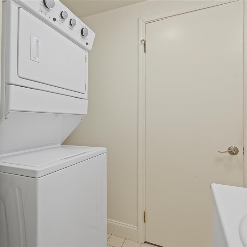 interior of Apt. 523