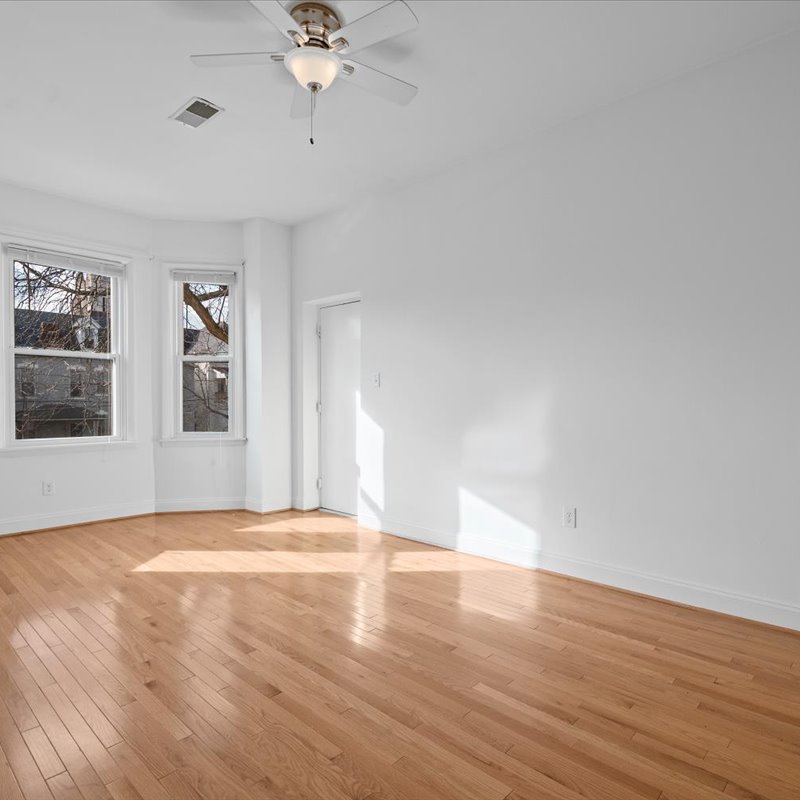 interior of Apt. 523