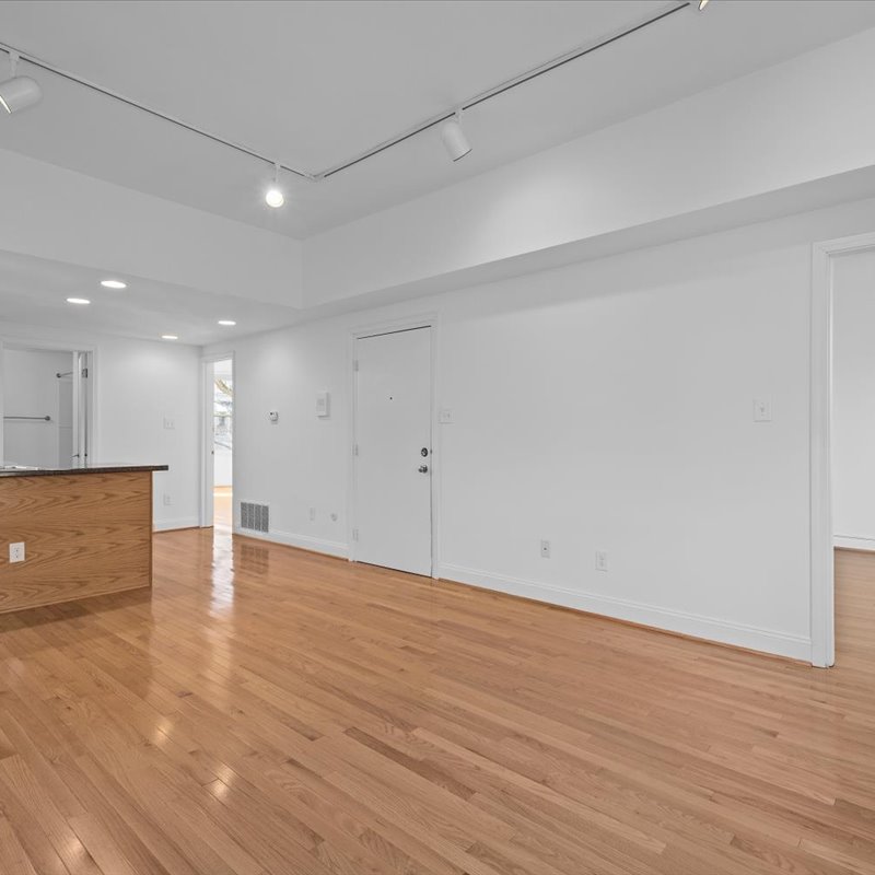 interior of Apt. 523