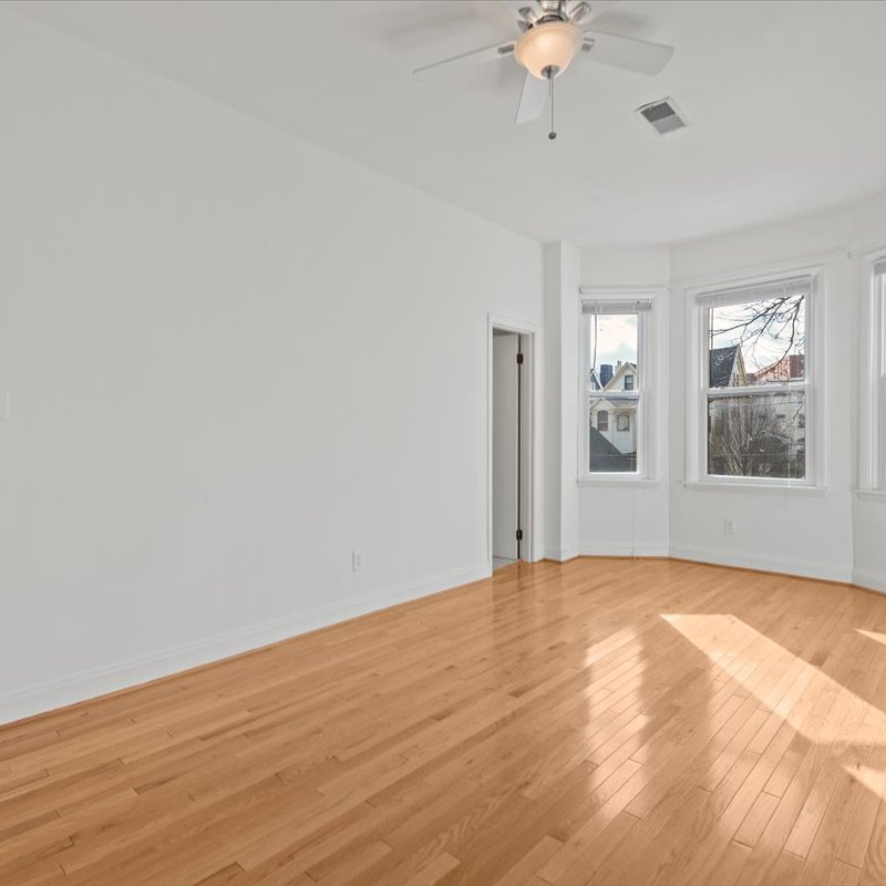 interior of Apt. 523