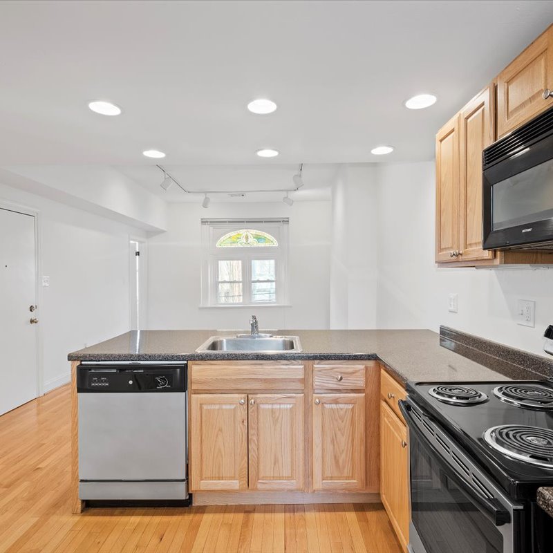 interior of Apt. 523