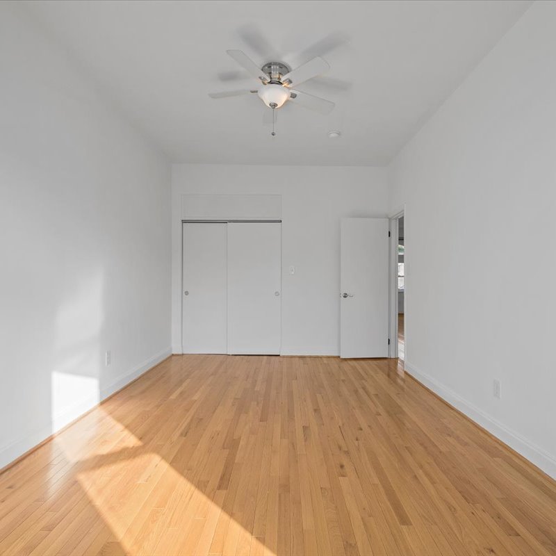 interior of Apt. 523