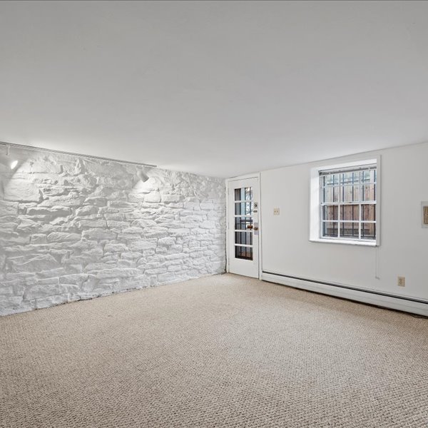 interior of 343 Denniston  Apt.10