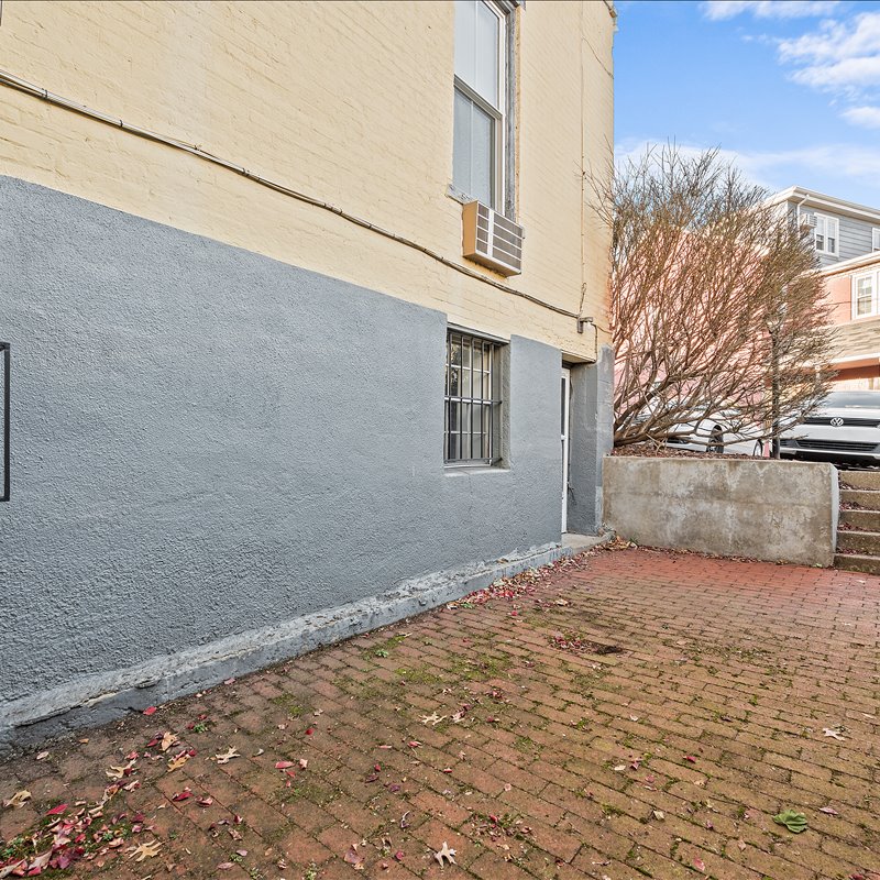 interior of 343 Denniston  Apt.10