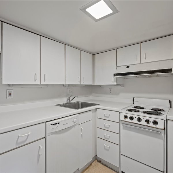 interior of 343 Denniston  Apt.10