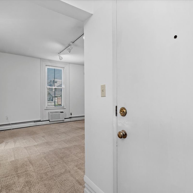 interior of 343 Denniston  Apt.11