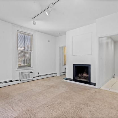 343 Denniston  Apt.11