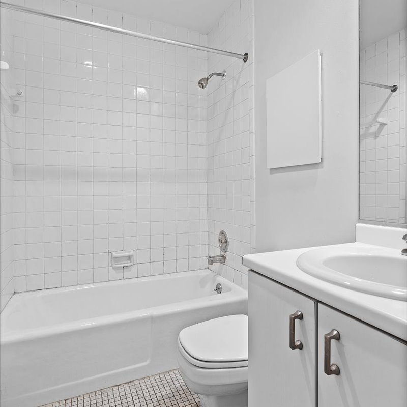 interior of 343 Denniston  Apt.11
