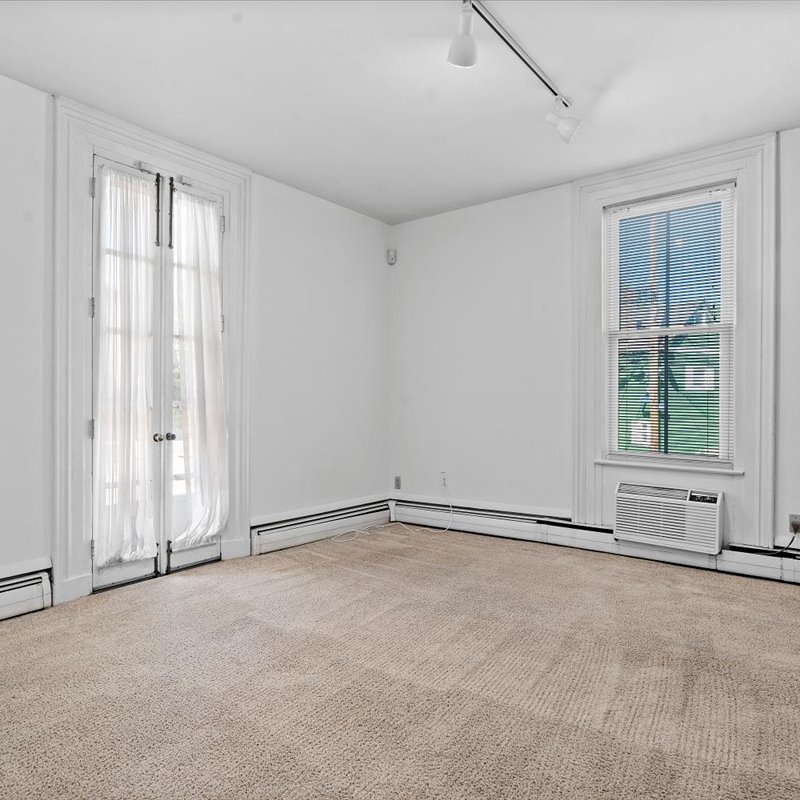interior of 343 Denniston  Apt.11