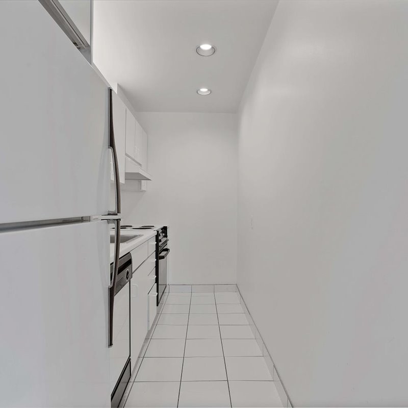 interior of 343 Denniston  Apt.13