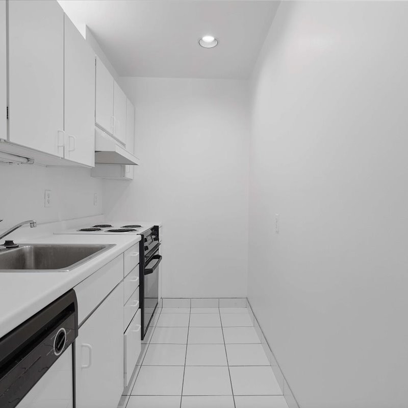 interior of 343 Denniston  Apt.13