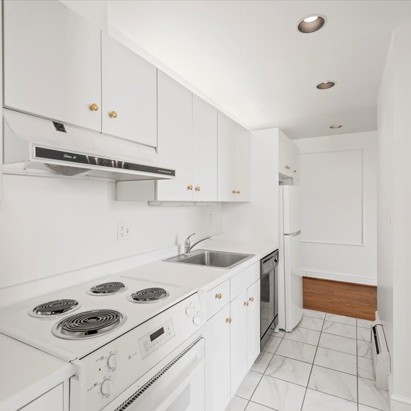 interior of 345 Denniston  Apt.22