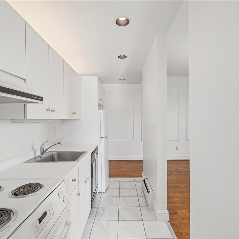 interior of 345 Denniston  Apt.22