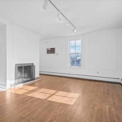 345 Denniston  Apt.22