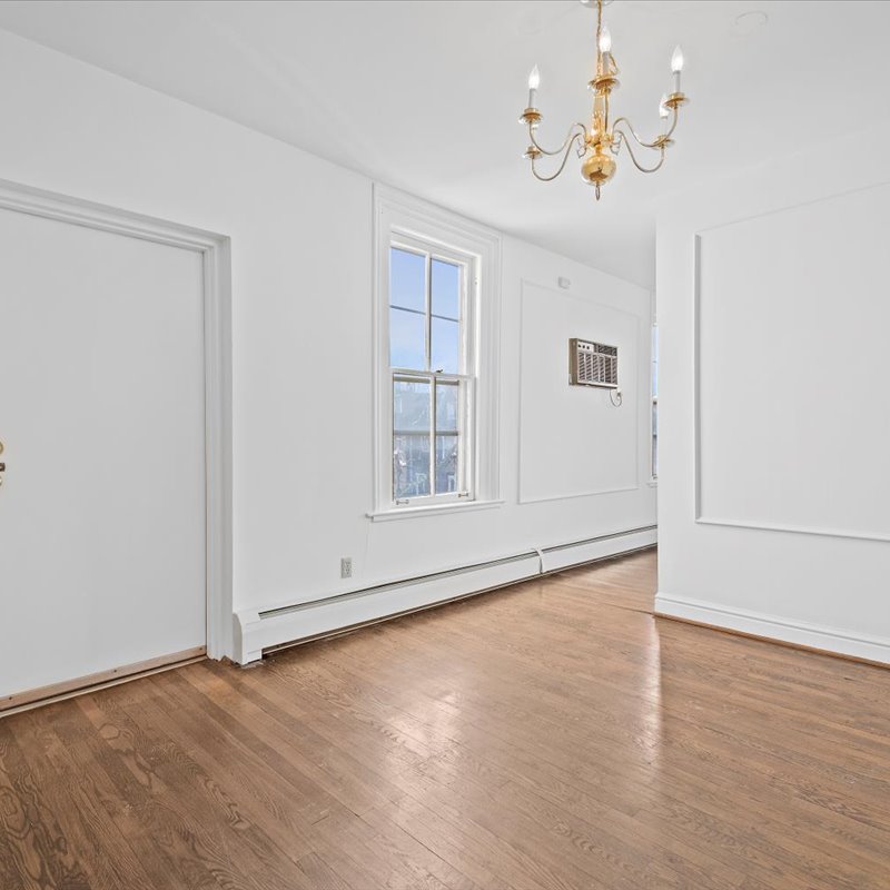 interior of 345 Denniston  Apt.22