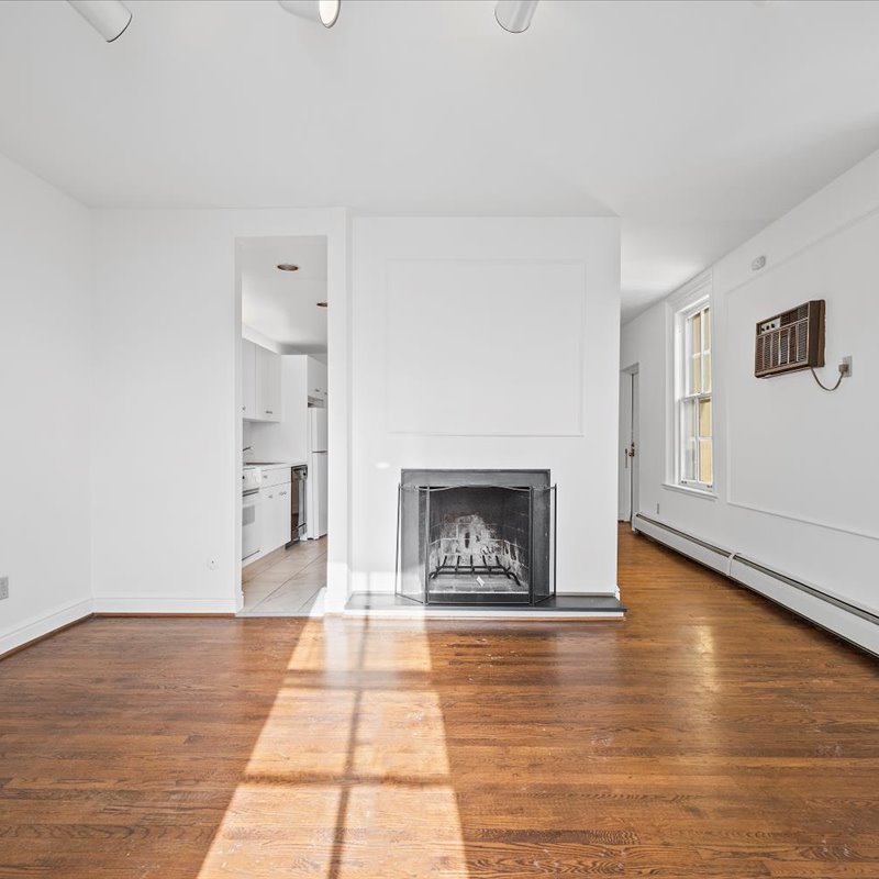 interior of 345 Denniston  Apt.22