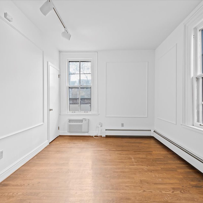 interior of 345 Denniston  Apt.22