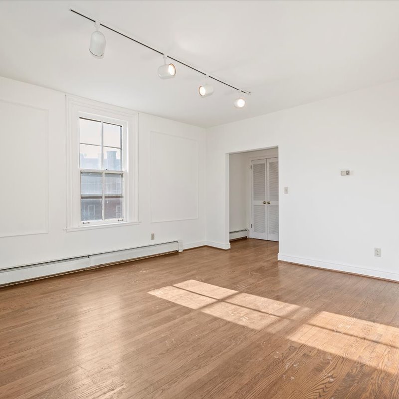 interior of 345 Denniston  Apt.22