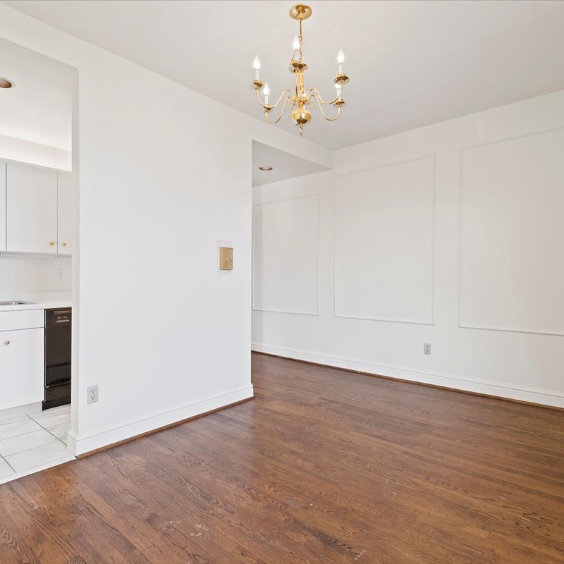 interior of 345 Denniston  Apt.22