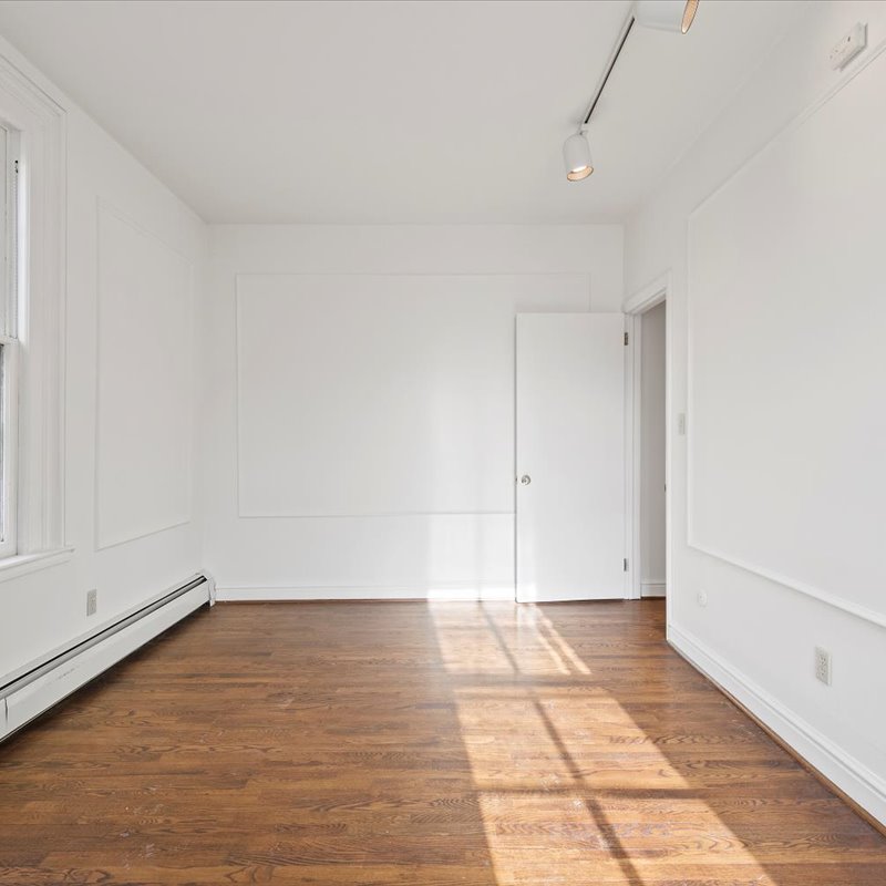 interior of 345 Denniston  Apt.22