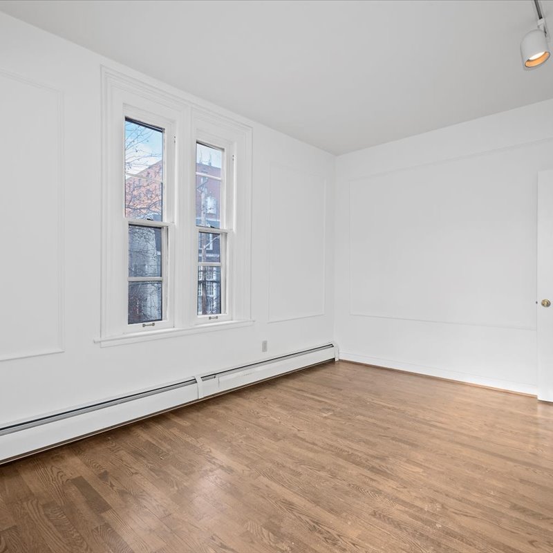interior of 345 Denniston  Apt.22