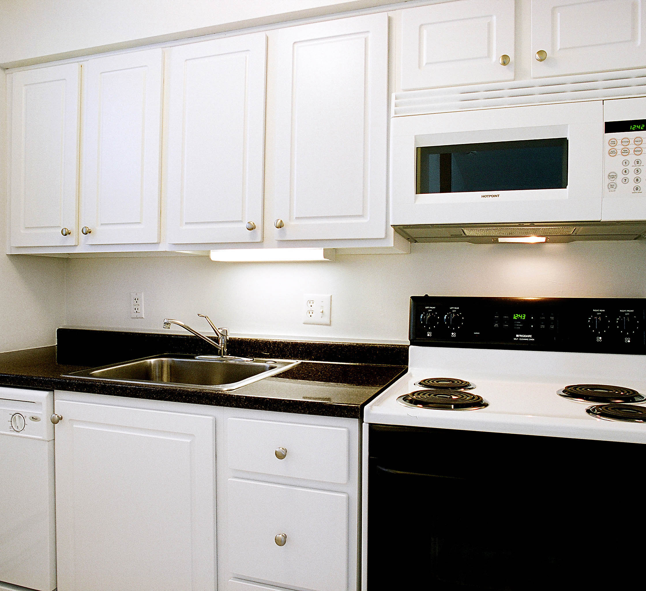 interior of 417 Denniston Apt.2