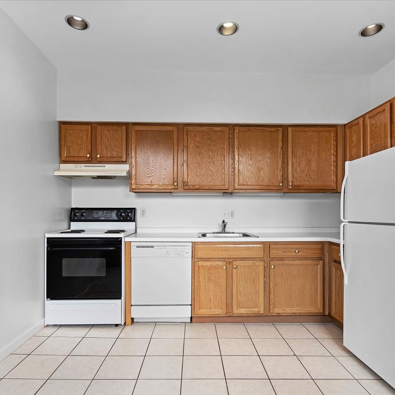 interior of 417 Denniston Apt.3