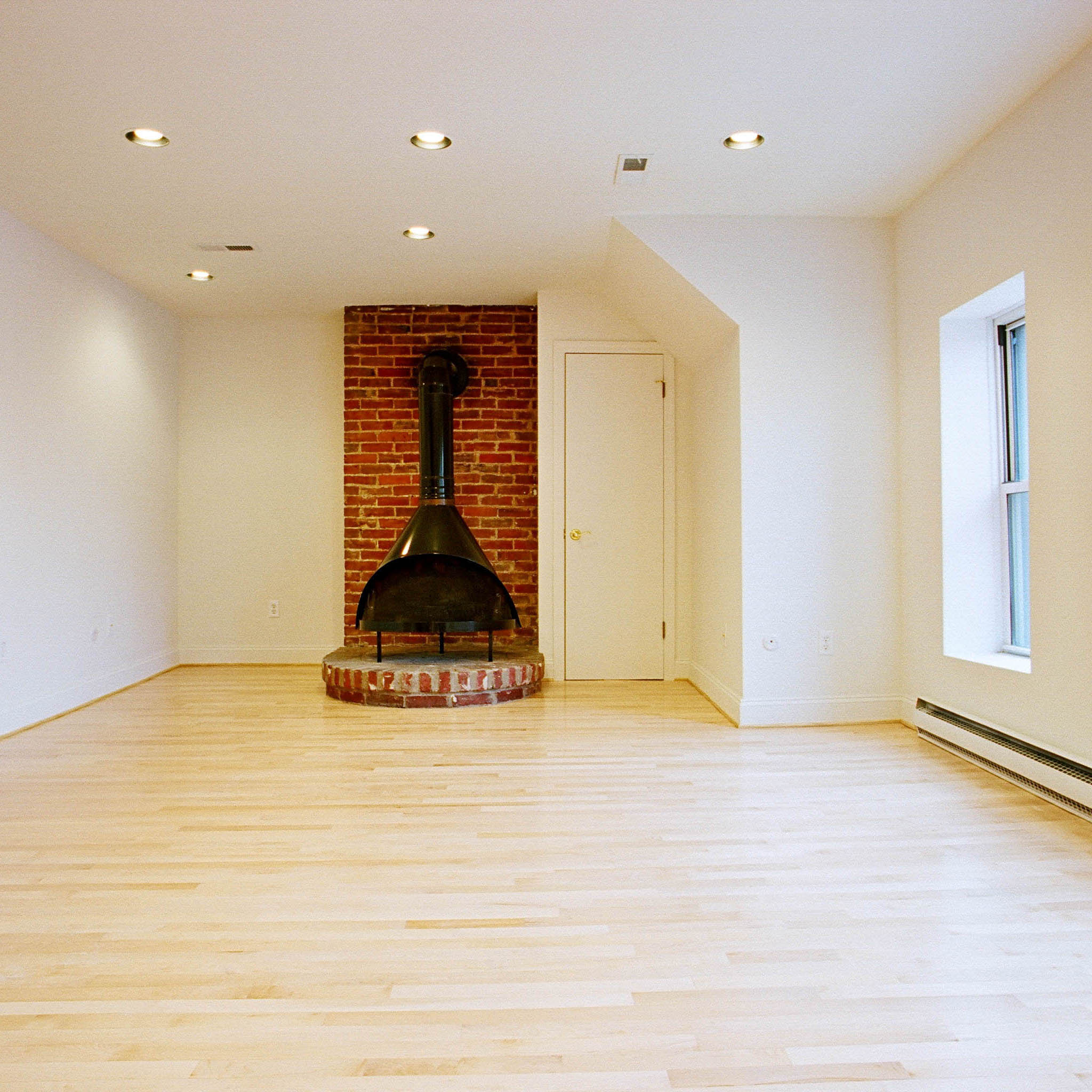 interior of 417 Denniston Apt.4