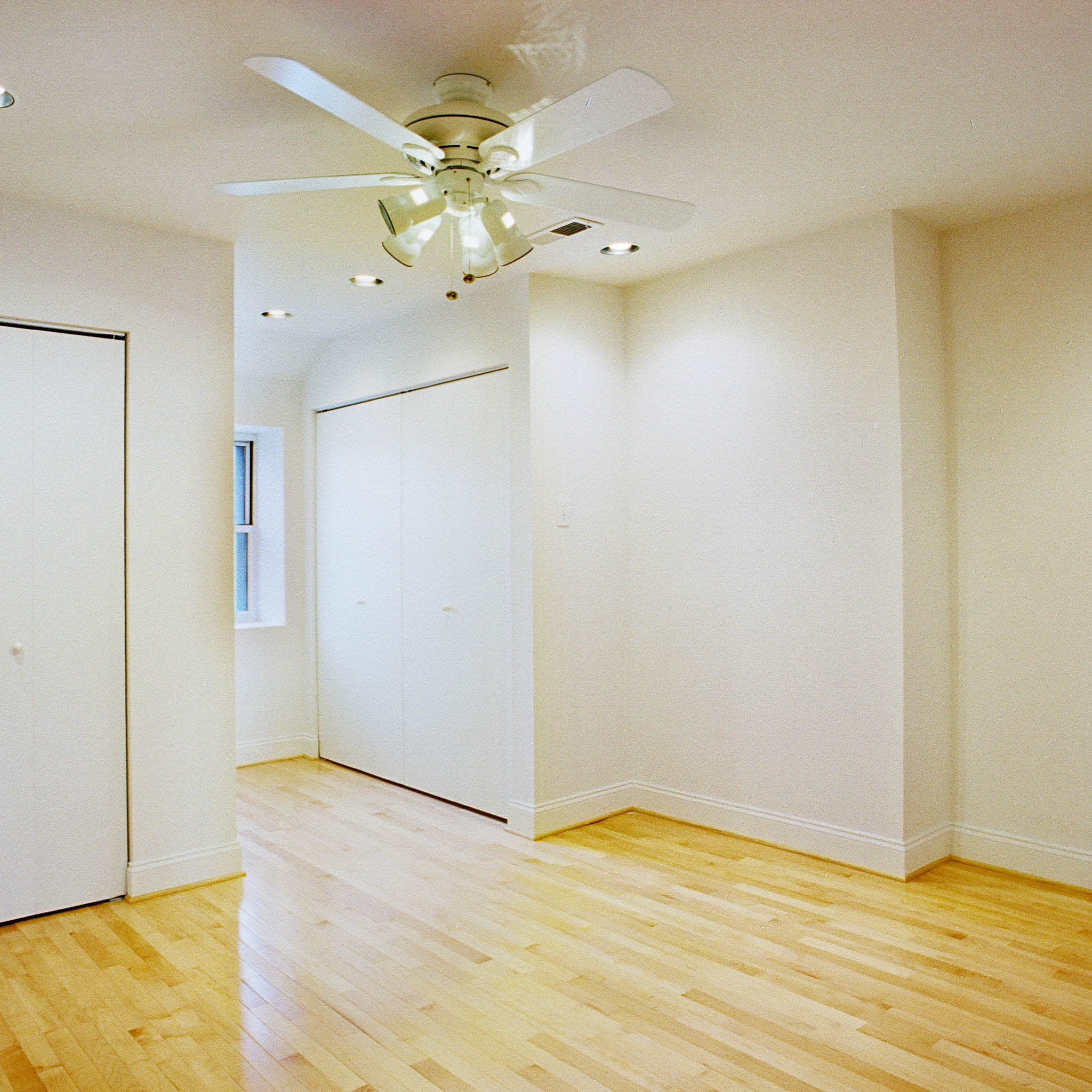 interior of 417 Denniston Apt.4