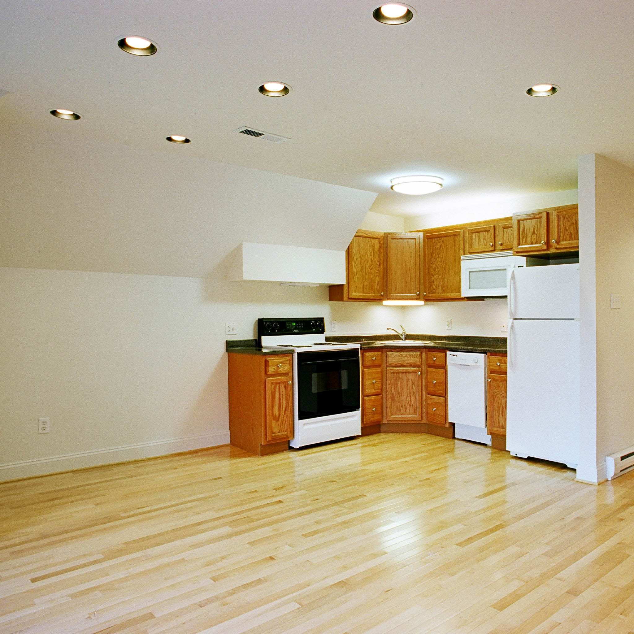 interior of 417 Denniston Apt.4