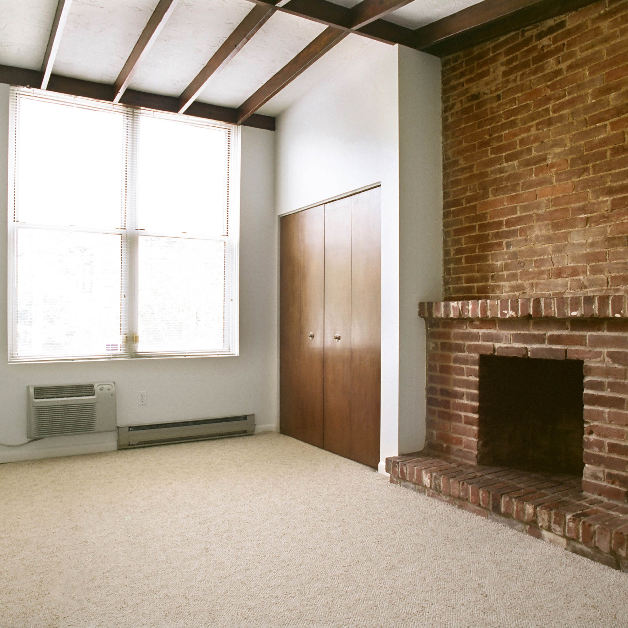 interior of 419 Denniston Apt.1
