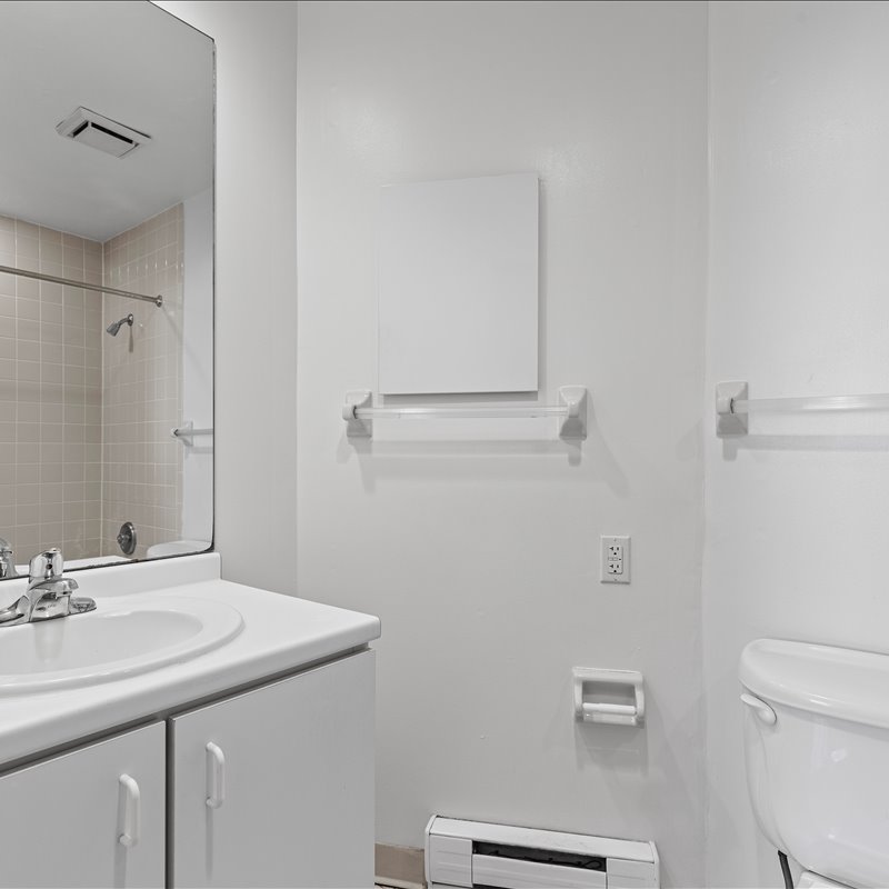 interior of 419 Denniston Apt.2