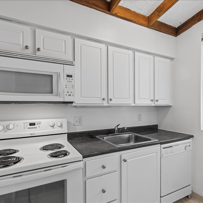interior of 419 Denniston Apt.2